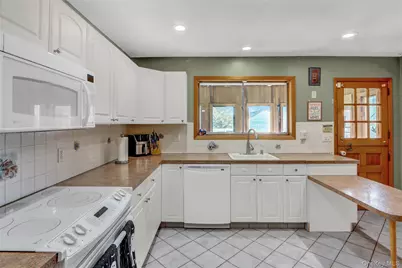 11 W 2nd Street, Deer Park, NY 11729 - Photo 15