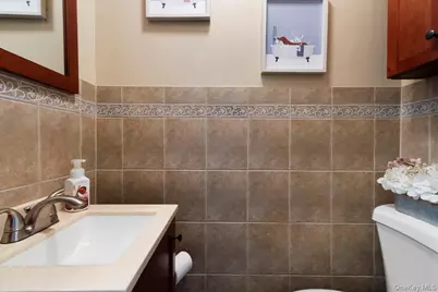 1012 Vincent Avenue, Bronx, NY 10465 - Photo 7