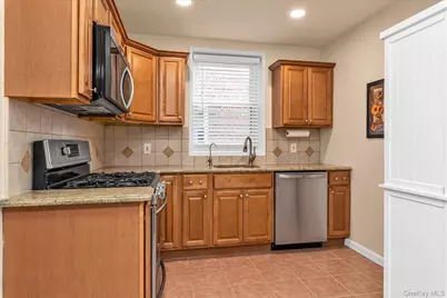 290 Atlantic Avenue #211, East Rockaway, NY 11518 - Photo 5