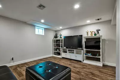 9 Monfort Drive, Huntington, NY 11743 - Photo 33