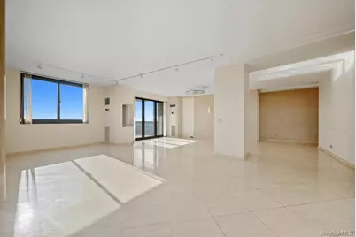 27110 Grand Central Parkway #27W, Floral Park, NY 11005 - Photo 3