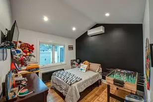 219 Litchfield Ave, Babylon, NY 11702 - Photo 13