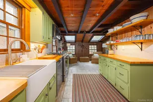 9 Barrett Cir Ct, Carmel, NY 10512 - Photo 3