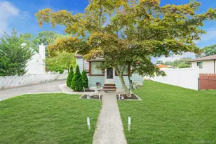 22 Highview Dr, Selden, NY 11784 - Photo 3