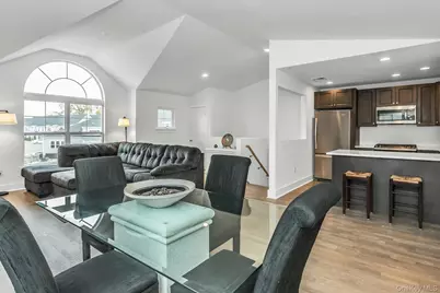 512 Breton Way, Glen Cove, NY 11542 - Photo 3