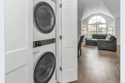 512 Breton Way, Glen Cove, NY 11542 - Photo 13