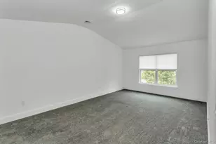 512 Breton Wy, Glen Cove, NY 11542 - Photo 9