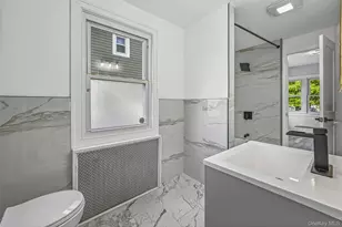 72 Woodside Ave, Freeport, NY 11520 - Photo 15