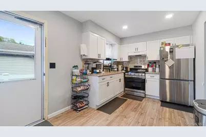 416 Fir Grove Road, Ronkonkoma, NY 11779 - Photo 7