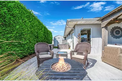 25 Harbor Court, Copiague, NY 11726 - Photo 31