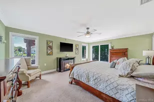 25 Harbor Ct, Copiague, NY 11726 - Photo 17