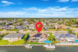 25 Harbor Ct, Copiague, NY 11726 - Photo 41