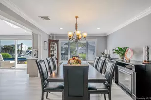 25 Harbor Ct, Copiague, NY 11726 - Photo 9