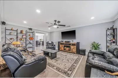 25 Harbor Court, Copiague, NY 11726 - Photo 7