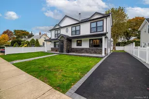 38 Heather Ln, Levittown, NY 11756 - Photo 3