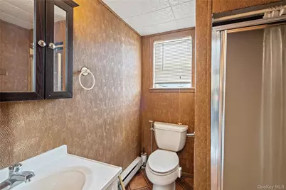 697 N Fulton Avenue, Lindenhurst, NY 11757 - Photo 41