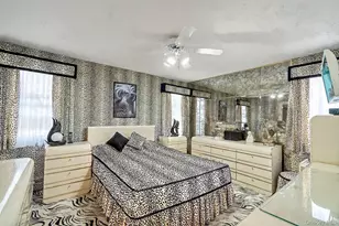 697 N Fulton Ave, Lindenhurst, NY 11757 - Photo 21