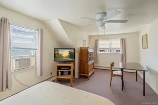 697 N Fulton Ave, Lindenhurst, NY 11757 - Photo 29