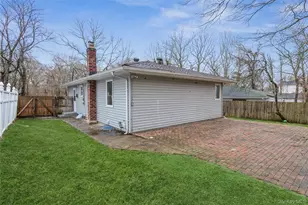 86 Stuyvesant Ave, Mastic, NY 11950 - Photo 5