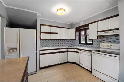 26 Bradford Lane, Bethpage, NY 11714 - Photo 3