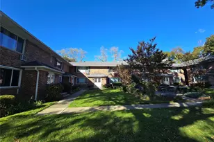 111 Edmunton Dr, North Babylon, NY 11703 - Photo 13