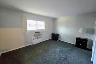 111 Edmunton Dr, North Babylon, NY 11703 - Photo 9