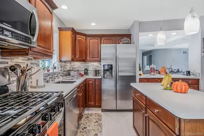 1407 Middle Road #258, Calverton, NY 11933 - Photo 21