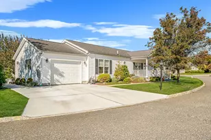 1407 Middle Rd, Calverton, NY 11933 - Photo 3