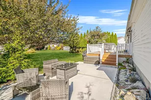 1407 Middle Rd, Calverton, NY 11933 - Photo 7