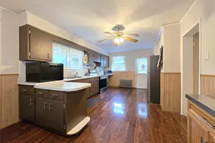 242 Pawnee St, Ronkonkoma, NY 11779 - Photo 9