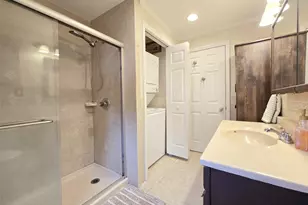 242 Pawnee St, Ronkonkoma, NY 11779 - Photo 5