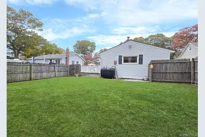 242 Pawnee Street, Ronkonkoma, NY 11779 - Photo 3