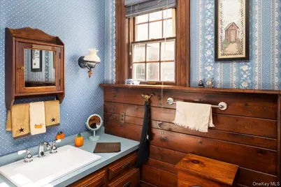 331 Mineola Boulevard, Mineola, NY 11501 - Photo 21