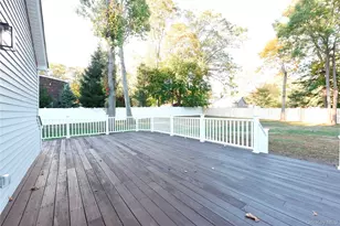 15 Pardam Knoll Rd, Miller Place, NY 11764 - Photo 17