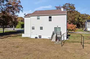 64 E Margin Rd, Ridge, NY 11961 - Photo 17