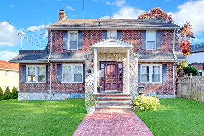 51-27 Browvale Lane, Little Neck, NY 11362 - Photo 1