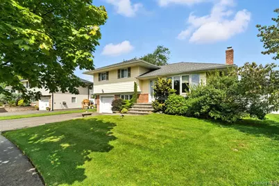 21 Macarthur Avenue, Plainview, NY 11803 - Photo 3