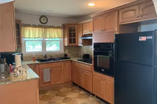 207 Eastwood Ave, Deer Park, NY 11729 - Photo 5