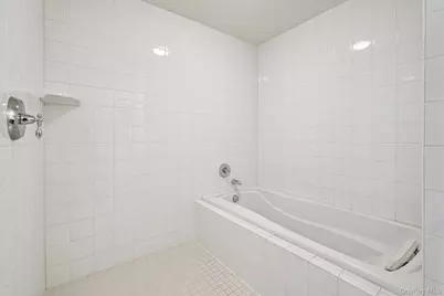 1316 Round Pointe Drive #1316, Haverstraw, NY 10927 - Photo 27