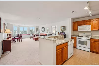 1316 Round Pointe Drive #1316, Haverstraw, NY 10927 - Photo 13