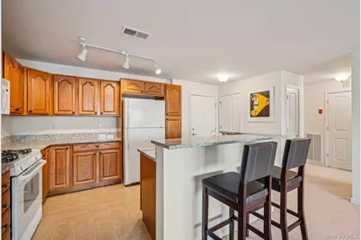 1316 Round Pointe Drive #1316, Haverstraw, NY 10927 - Photo 17