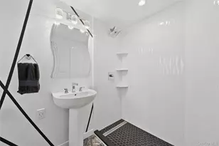 9 Cynthia Ln, East Islip, NY 11730 - Photo 23