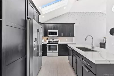 9 Cynthia Lane, East Islip, NY 11730 - Photo 11