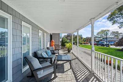 9 Cynthia Lane, East Islip, NY 11730 - Photo 5