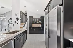 9 Cynthia Ln, East Islip, NY 11730 - Photo 3