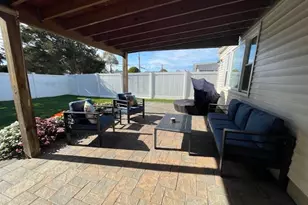 62 Old Farm Rd, Levittown, NY 11756 - Photo 21