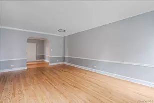 22 Hamilton Pl, Garden City, NY 11530 - Photo 9