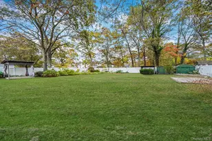 206 Crestwood Dr, Shirley, NY 11967 - Photo 29