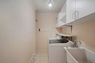 206 Crestwood Dr, Shirley, NY 11967 - Photo 21