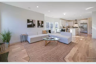 599 Robeson Place, Medford, NY 11763 - Photo 5